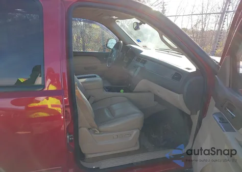 2013 Chevrolet Suburban 1500 Lt from USA, damaged, VIN 1GNSKJE74DR326018